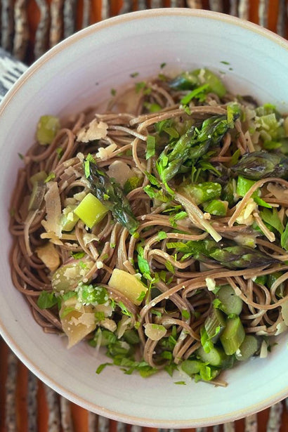 Soba Noodles with Asparagus & Scallions