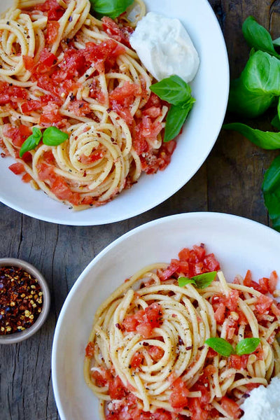 No-Cook Summer Tomato Sauce